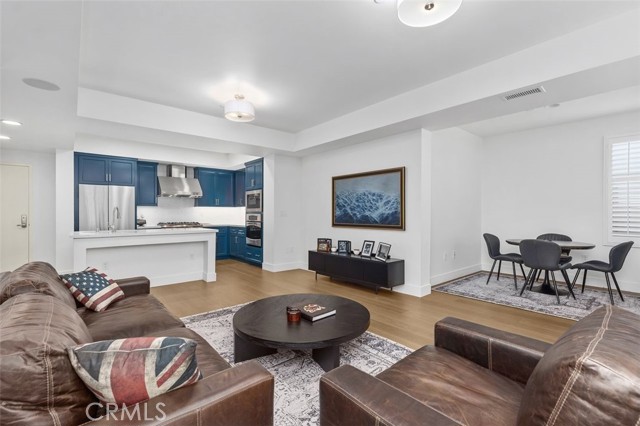 Detail Gallery Image 15 of 40 For 150 the Promenade #202,  Long Beach,  CA 90802 - 3 Beds | 3 Baths