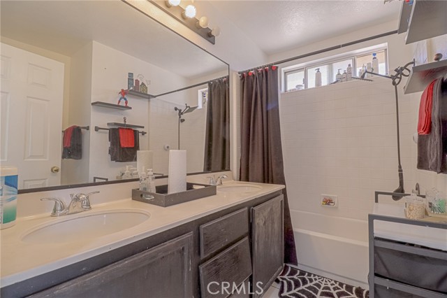 Detail Gallery Image 25 of 30 For 2965 Greenbriar Dr, Ontario,  CA 91761 - 5 Beds | 3 Baths