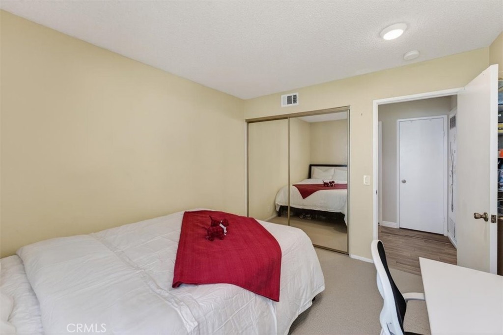 https://media.crmls.org/medias/375a51ac-0c77-4476-adf1-d515e1bf8d77.jpg?preset=X-Large