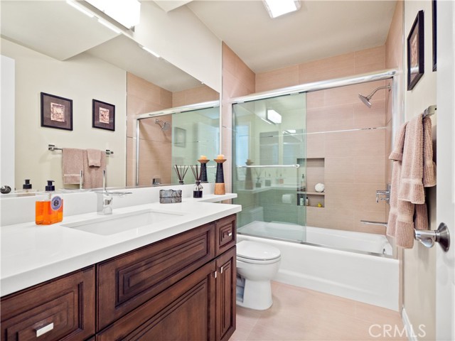 14 Monterey Court, Manhattan Beach, California 90266, 2 Bedrooms Bedrooms, ,2 BathroomsBathrooms,Residential,Sold,Monterey,PW22007695