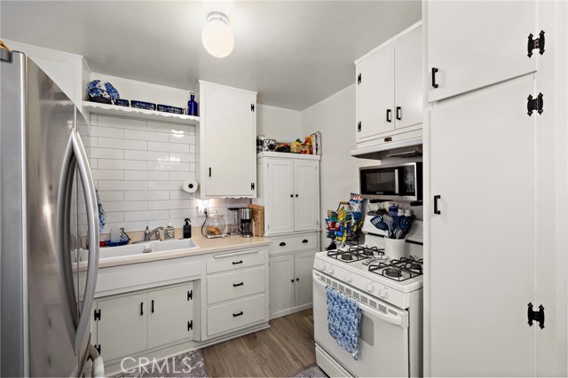 4292 Howard Avenue, Los Alamitos CA: https://media.crmls.org/medias/375c62d8-7024-4157-996e-cd906f3842e9.jpg