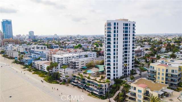 1310 E Ocean Boulevard, Long Beach CA: https://media.crmls.org/medias/375c7558-4a25-4004-aa5c-3bb05546886f.jpg