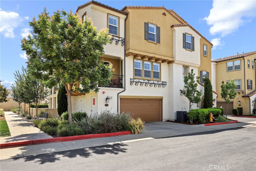 911 Santa Fe Avenue #A