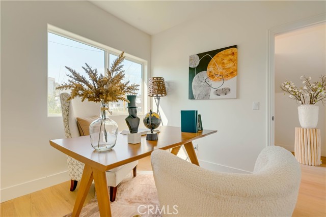 712 N Chestnut Avenue, Los Angeles CA: https://media.crmls.org/medias/375d527d-8e64-4a4c-9bbf-e5a0e8d87a1b.jpg