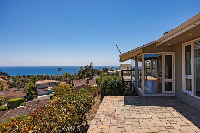 1007 Flamingo Road, Laguna Beach CA: https://media.crmls.org/medias/375de68e-60f5-4ff1-91bb-f62938d200eb.jpg
