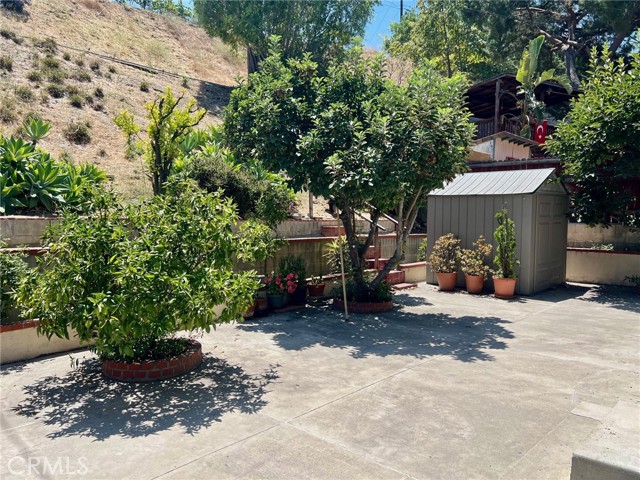 2717 Chadwick Circle, Los Angeles CA: https://media.crmls.org/medias/375df174-b747-4df8-8ca8-b096c7d7965d.jpg