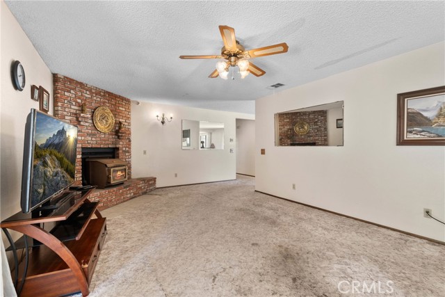 Detail Gallery Image 5 of 39 For 7370 Scrub Oak Dr, Wrightwood,  CA 92397 - 3 Beds | 2/1 Baths
