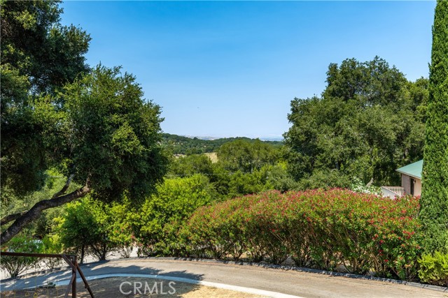 9555 Santa Cruz Road, Atascadero CA: https://media.crmls.org/medias/375e2f5f-7ff8-49cc-ad9d-24f85c0d8d1f.jpg