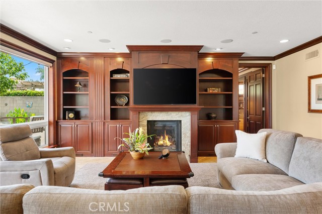 18912 Rockinghorse Lane, Huntington Beach CA: https://media.crmls.org/medias/375e47c8-3ddb-494e-b395-6d246b2619b1.jpg