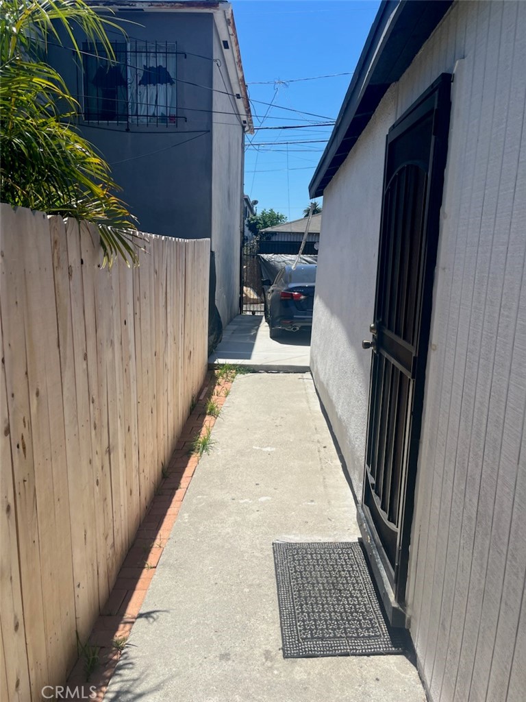 https://media.crmls.org/medias/375f080e-f5bc-415f-8475-a0b9511d212a.jpg?preset=X-Large