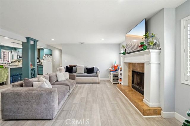 Detail Gallery Image 4 of 20 For 3336 Cherokee Ave, South Gate,  CA 90280 - 4 Beds | 2 Baths