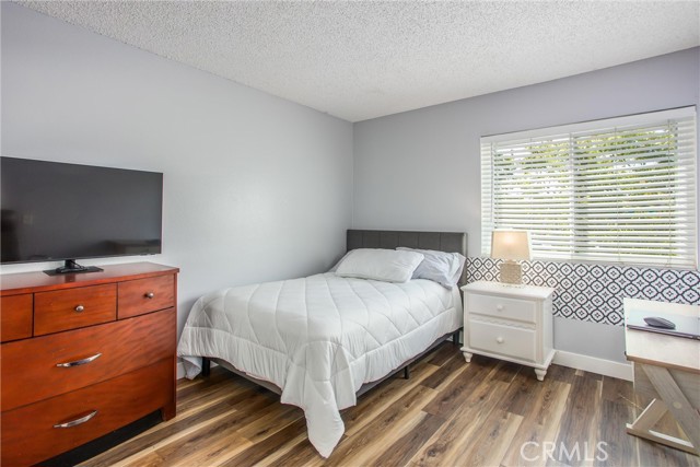 Detail Gallery Image 12 of 22 For 13667 Crawford Ct, Fontana,  CA 92336 - 4 Beds | 2/1 Baths