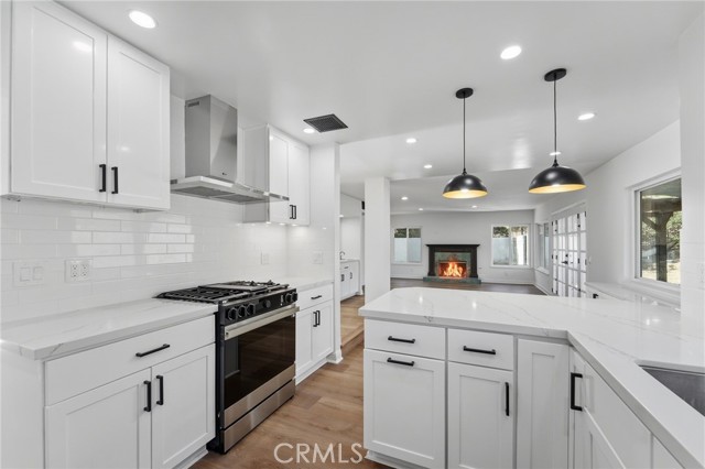 Detail Gallery Image 8 of 40 For 13047 Garris, Granada Hills,  CA 91344 - 4 Beds | 3 Baths