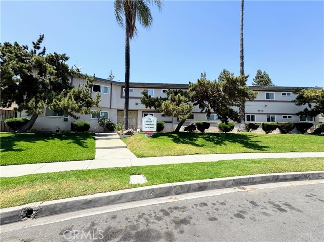 1026 W Granada Court, Ontario CA: https://media.crmls.org/medias/376099db-8b74-4d72-abba-d4bd5ccda451.jpg