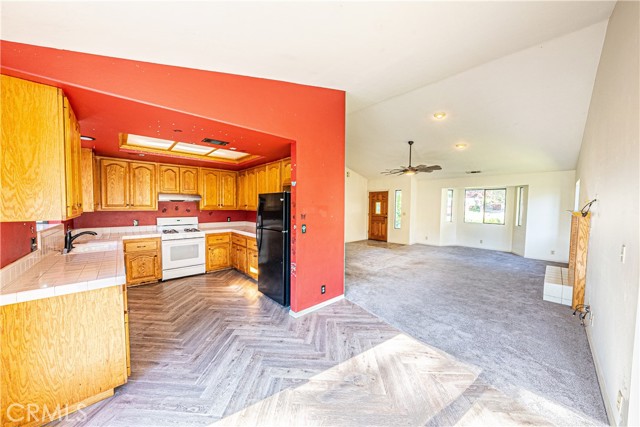 Detail Gallery Image 15 of 29 For 404 Peachtree Ln, Paso Robles,  CA 93446 - 3 Beds | 2 Baths