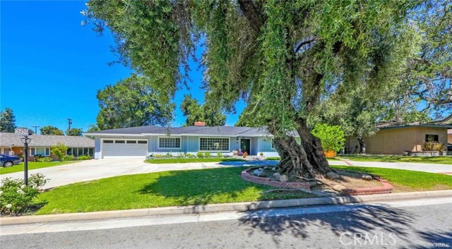 117 Catherine Park Drive, Glendora CA: https://media.crmls.org/medias/37617329-9da8-4d58-b841-1950f08cd88f.jpg