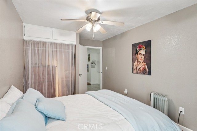 Detail Gallery Image 15 of 36 For 6336 N Redwood, San Bernardino,  CA 92407 - 4 Beds | 2 Baths