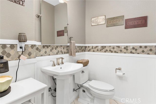 Detail Gallery Image 24 of 52 For 3009 Shadid, Colton,  CA 92324 - 5 Beds | 3/1 Baths