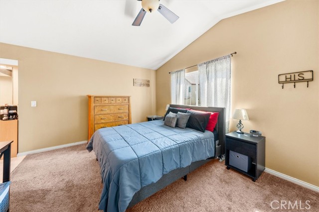 28230 Evergreen Lane, Saugus CA: https://media.crmls.org/medias/37625dd6-f001-45d4-84f2-c16c25633430.jpg