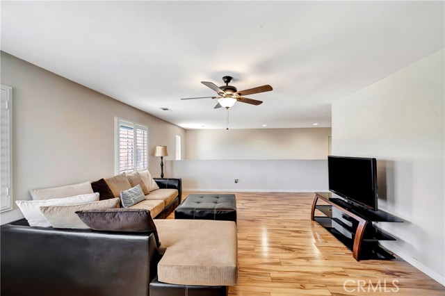 Detail Gallery Image 30 of 56 For 1791 Hideaway Pl, Palmdale,  CA 93551 - 3 Beds | 3 Baths