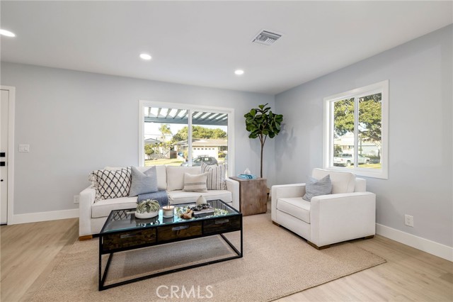 2708 Spreckels Lane, Redondo Beach, California 90278, 3 Bedrooms Bedrooms, ,2 BathroomsBathrooms,Residential,Sold,Spreckels,SB22026607