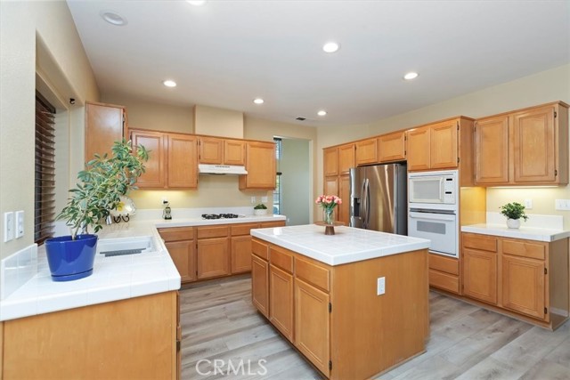 39741 Jacaranda Court, Temecula CA: https://media.crmls.org/medias/376406c7-8592-4017-b0a5-fc87fbfb1eea.jpg