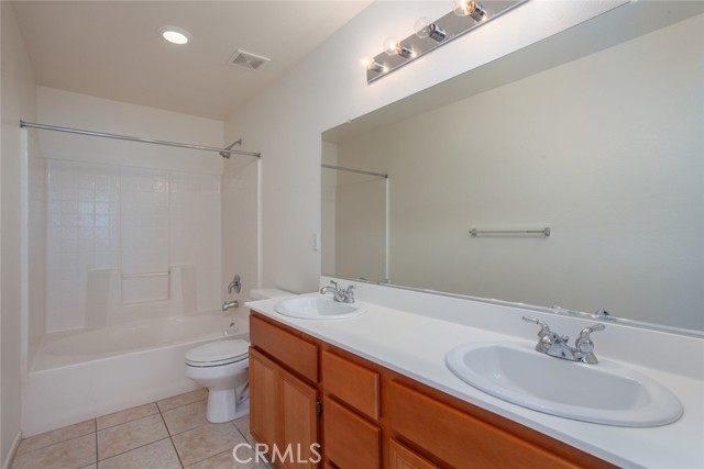 Detail Gallery Image 17 of 21 For 27009 Channel Ln #2,  Valencia,  CA 91355 - 2 Beds | 2 Baths