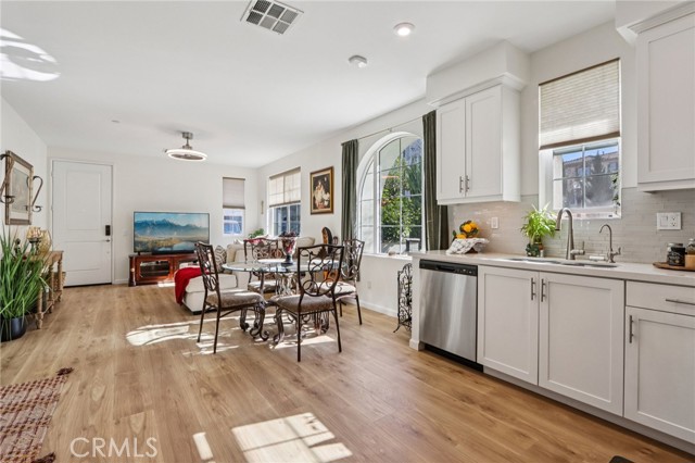 Detail Gallery Image 6 of 24 For 15968 Leader Ave, Chino,  CA 91708 - 3 Beds | 2/1 Baths