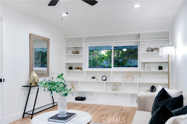 Detail Gallery Image 19 of 39 For 1061 Colby Cir, Thousand Oaks,  CA 91362 - 4 Beds | 3 Baths