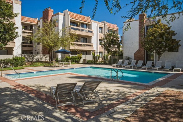 17140 Burbank, 207 photo 31