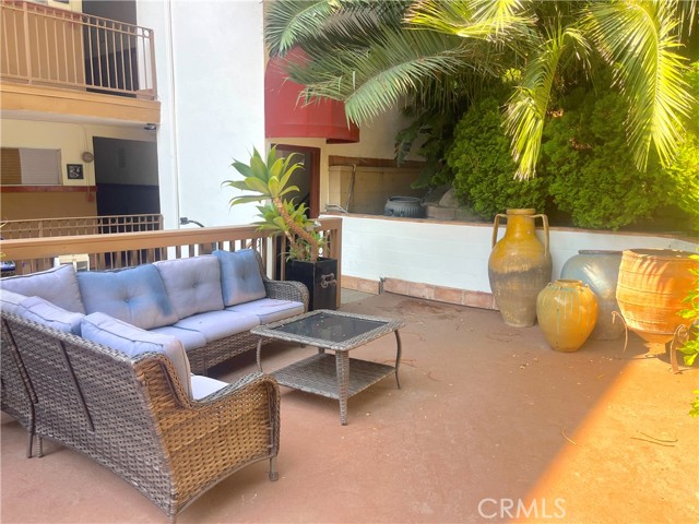 100 Cliff Drive, Laguna Beach CA: https://media.crmls.org/medias/37666cc9-0a59-411c-a991-98e0cefa339e.jpg