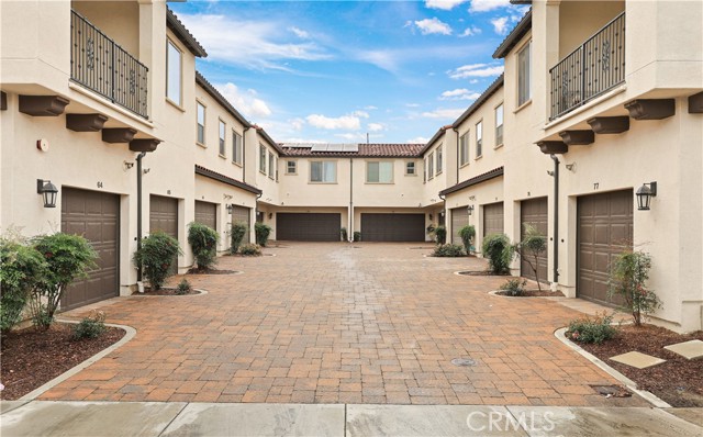 Detail Gallery Image 35 of 44 For 2818 E Berry Loop Privado #76,  Ontario,  CA 91761 - 2 Beds | 2/1 Baths