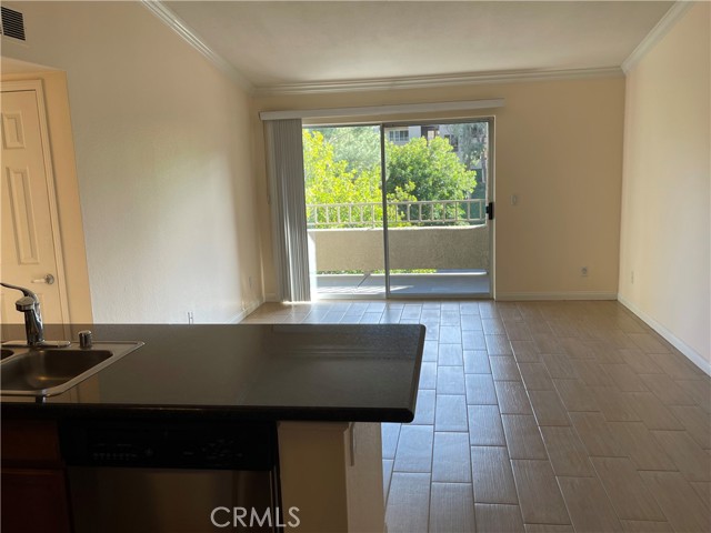 Detail Gallery Image 15 of 56 For 1965 Las Colinas Cir #308,  Corona,  CA 92879 - 2 Beds | 2 Baths