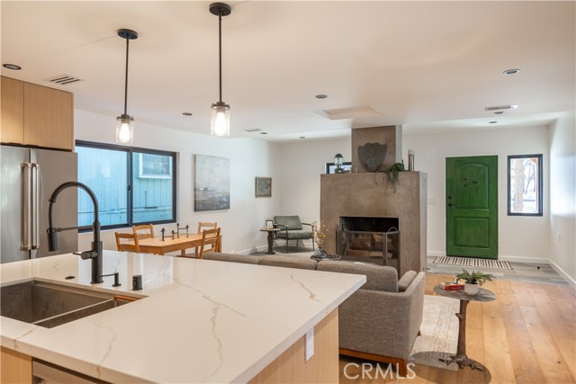 259 Victoria Lane, Sugarloaf CA: https://media.crmls.org/medias/37681ce5-638b-40a3-a9c0-2f3668ef2a67.jpg