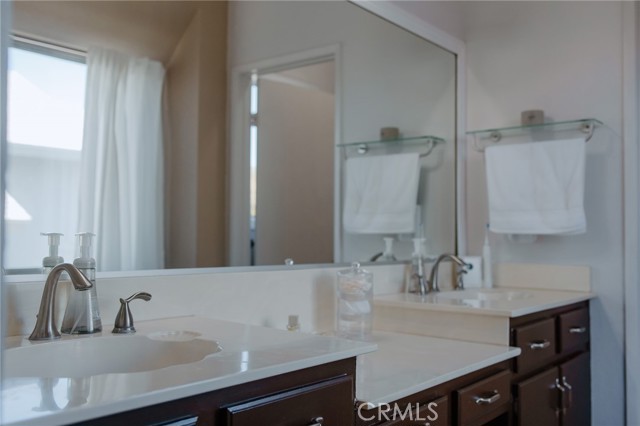 Detail Gallery Image 17 of 29 For 28724 Magnolia Way, Saugus,  CA 91390 - 3 Beds | 2/1 Baths