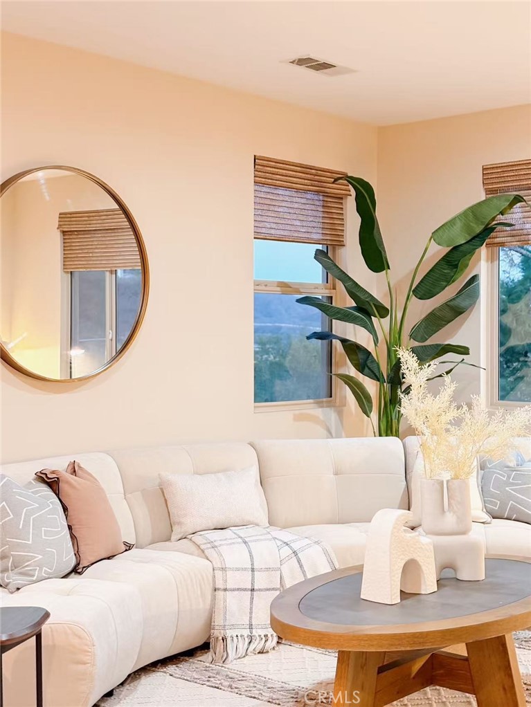 MLS #OC25245828 image #19