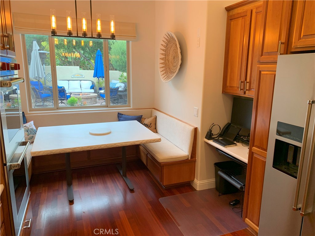 https://media.crmls.org/medias/3769e1eb-b5b9-47b1-86c1-0a4b3ec56415.jpg?preset=X-Large