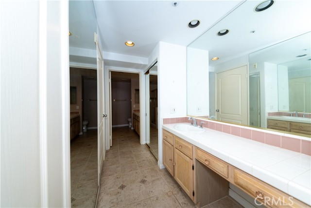 Detail Gallery Image 21 of 53 For 5224 Zelzah Ave #309,  Encino,  CA 91316 - 2 Beds | 2/1 Baths