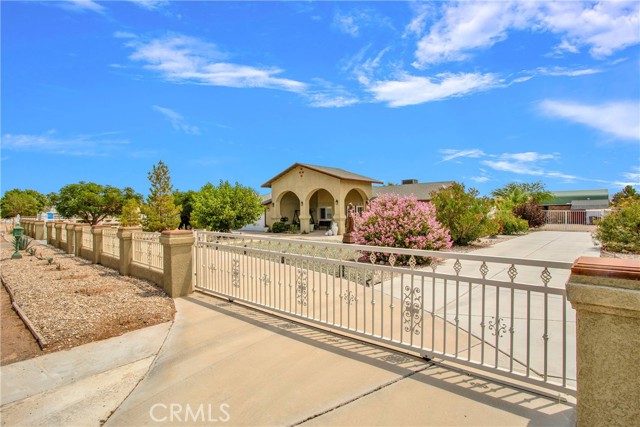 Detail Gallery Image 2 of 48 For 15545 Dale Evans, Apple Valley,  CA 92307 - 3 Beds | 2 Baths