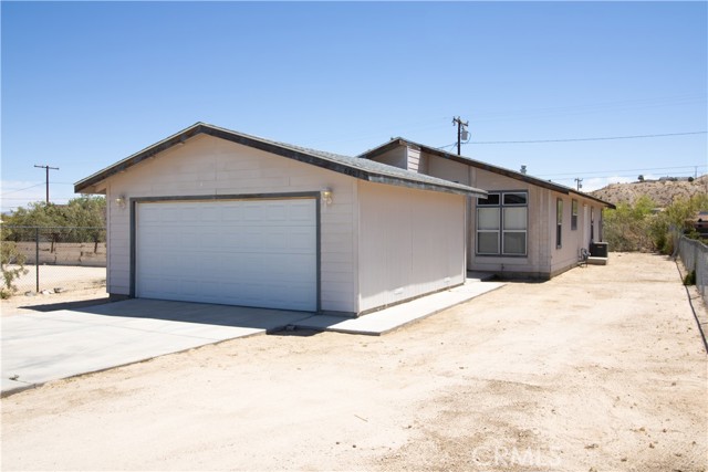 Detail Gallery Image 1 of 13 For 6601 Stardune Ave, Twentynine Palms,  CA 92277 - 3 Beds | 2 Baths