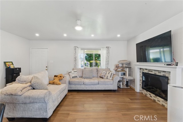 415 Cadbrook Drive, La Puente CA: https://media.crmls.org/medias/376b521f-4c67-406f-a19c-6adc1721b3f9.jpg