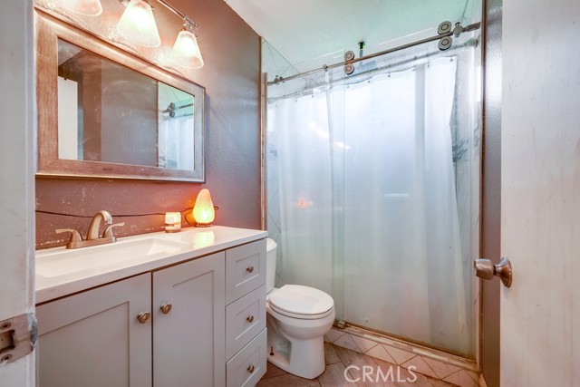 11484 Lime Orchard Lane, Fontana CA: https://media.crmls.org/medias/376bd4a0-cd01-4180-9fd8-2e2e05d6ac20.jpg