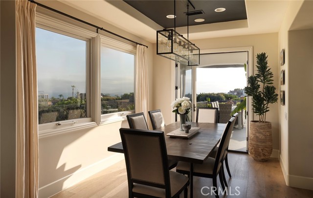 420 De Sola Terrace, Corona del Mar CA: https://media.crmls.org/medias/376bfaec-ea50-4863-a0c4-9904f9bfcba6.jpg