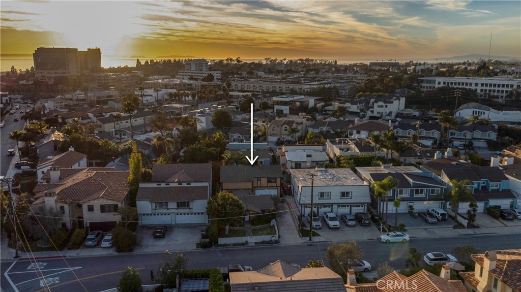 https://media.crmls.org/medias/376c320a-8b6b-4b2a-91f4-9e1513705d4d.jpg?preset=X-Large
