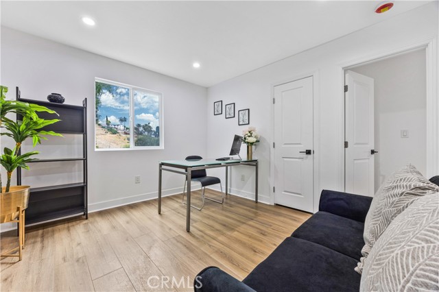 3135 Minnesota Street, Los Angeles CA: https://media.crmls.org/medias/376d73fd-558f-44fb-877c-e2f23bf876a8.jpg