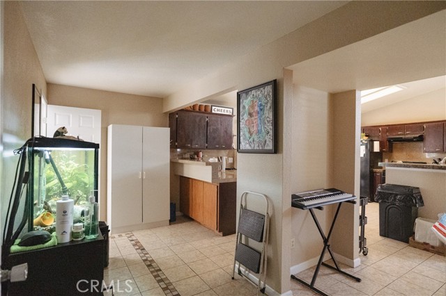 Detail Gallery Image 8 of 35 For 310 Buena Vista Ct, Merced,  CA 95348 - 4 Beds | 2/1 Baths