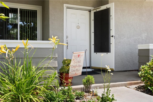 8 Chatri Circle, Lake Forest CA: https://media.crmls.org/medias/376e69cd-baef-4a55-8a74-dad58ec10172.jpg