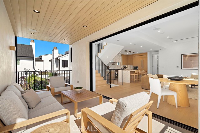 Detail Gallery Image 2 of 54 For 612 1/2 Begonia, Corona Del Mar,  CA 92625 - 2 Beds | 2/1 Baths