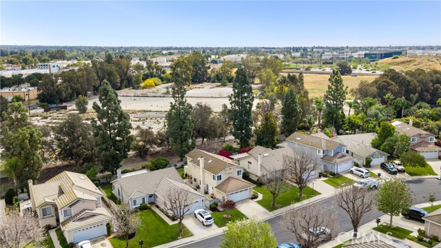 831 Arbor Cir, La Verne CA: https://media.crmls.org/medias/376fa10c-9545-42e7-b32e-1db5365f1cef.jpg