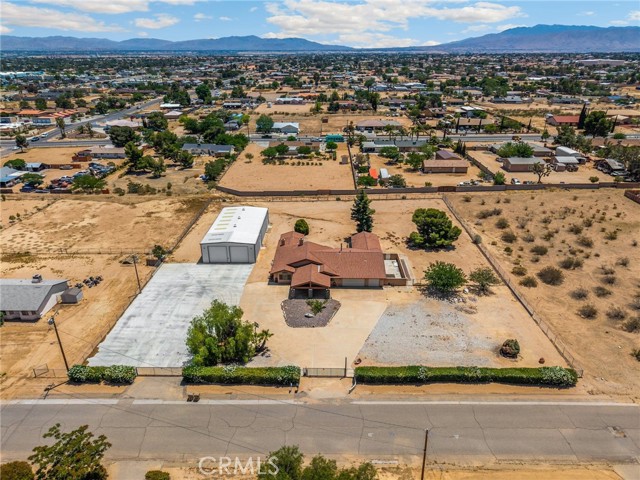 11915 Redwood Avenue, Hesperia CA: https://media.crmls.org/medias/376fe402-6f61-491b-b56b-cbc0a5b1a008.jpg